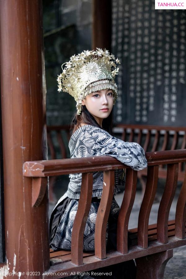 豆瓣酱  [XiuRen]高清写真图 2023.09.27 No.7448 豆瓣酱 苗族服饰第17张图片